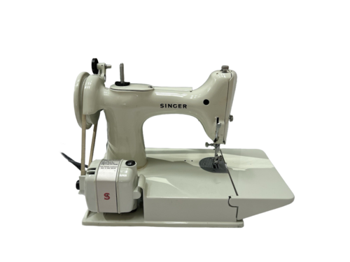 VTG 1968/69 Singer 221K Featherweight White सिलाई मशीन