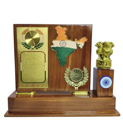 12 Inch Golden Shield Wooden Trophy And Awards - Finishing: Polished