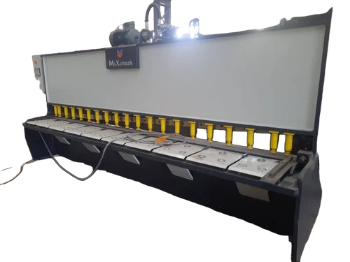 Nc Shearing Machine - Color: Blue