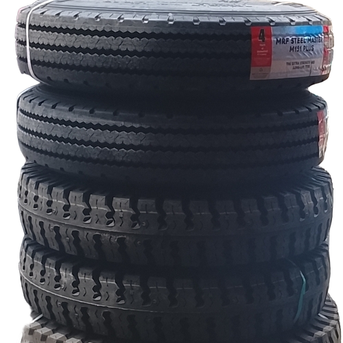 Strong Grip Rubber Tyres