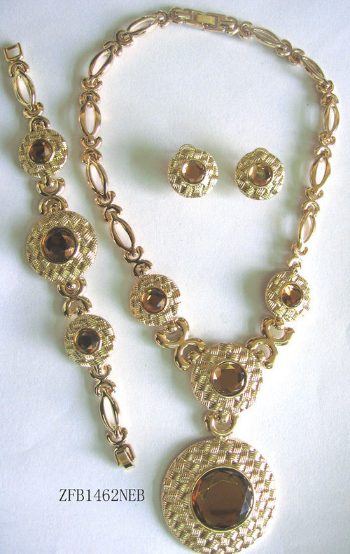 Yellow Gemstone Studded Gold Necklace Sets