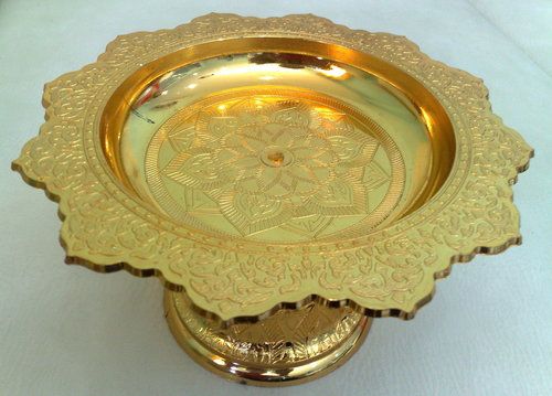 Golden Plastic Trays With Pedestal