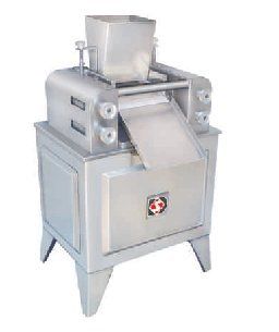 Tripple Roller Mill Machine