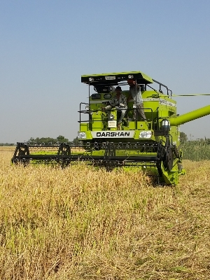 Self Propelled Combine Harvester - High Grade Raw Material | Multicrop Harvest Processing System Efficient and Reliable Performance