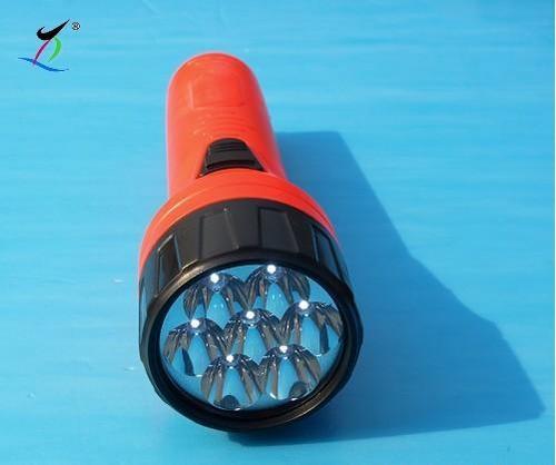 7 LED Plastic Flashlight