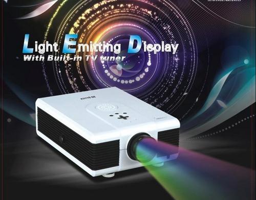 White 800*600 High Resolution LCD Projector