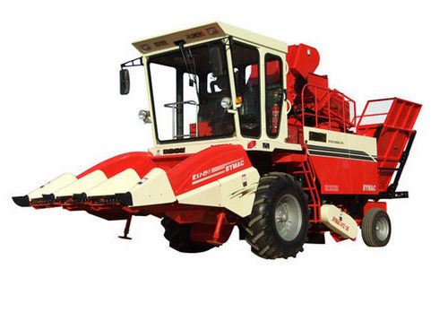 Corn Combine Harvester - 3 Rows, 2100mm Working Width, 2.5m³ Container Volume | Efficiently Picks, Hubs, Transports, and Spreads Maize Remains