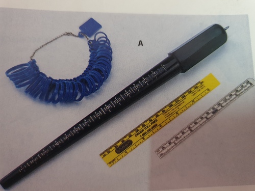 रिंग फिंगर साइज़र और स्टिक