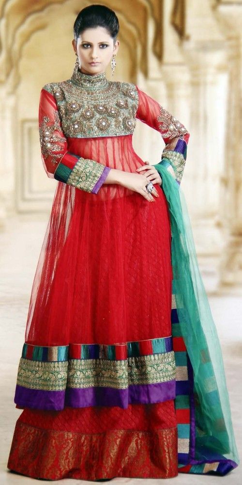 What are the key features of a Mughal style lehenga that makes it stand  out? - Quora