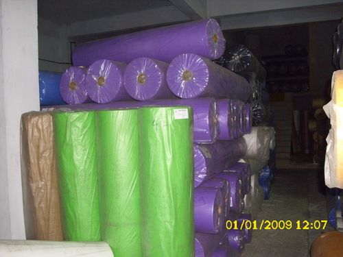 Hariom Spun Bonded Non Woven Fabric Length X Width: As Per Customer Requirement