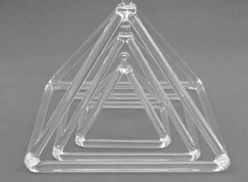 Silica Durable Crystal Quartz Singing Pyramid 9 Inch For Sound Therapy