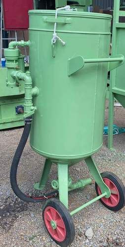 abrasive blasting machines