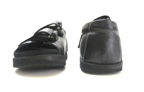 Dera Diabetic Leather Sandals