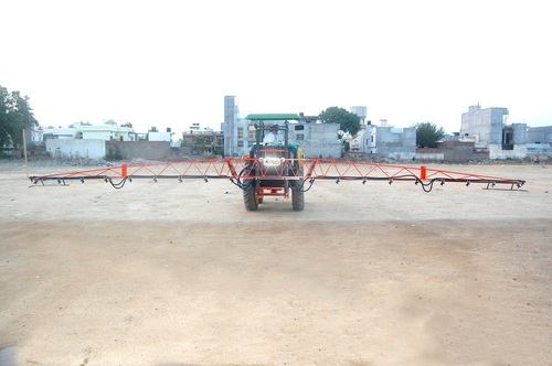 Grey Agricultural Power Sprayers With 540 Rpm And Tank Capacity Of 600 Liter