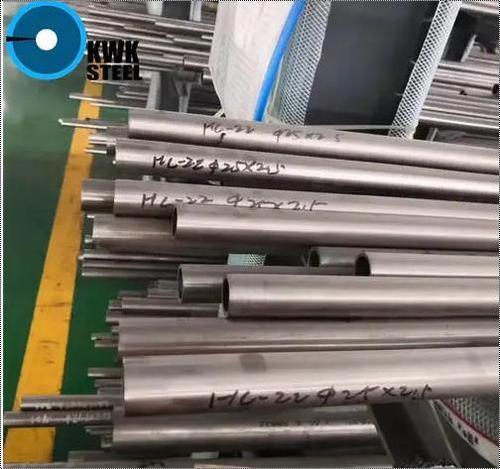 Astm B622 / B619 Alloy G-30 / Uns N60030 Nickel Alloy Tube Inconel 690 Inconel 625 Pipes Section Shape: Round