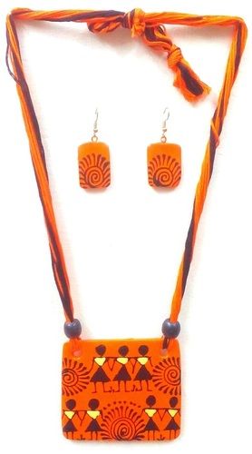 Tawdry Handpaint Tribal Mseal Necksets Gender: Women