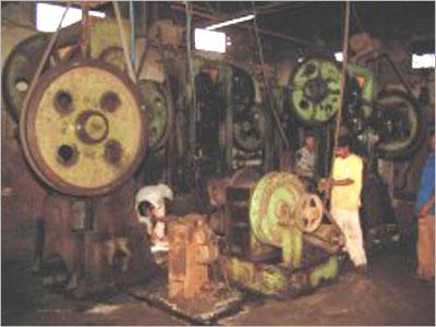 हमारी हॉट रिंग रोलिंग मशीन