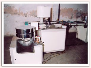 Plastic Closure Slitting Machine