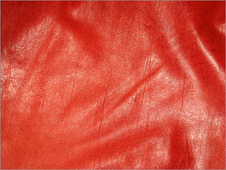 मैरून वेजिटेबल लेदर