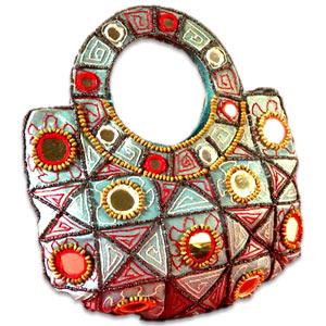नीला मनके वाला हैंड बैग