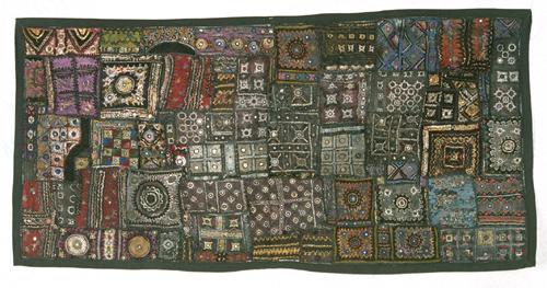 काली जरी वॉल हैंगिंग