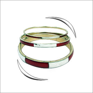 डिजाइनर राल और पीतल की चूड़ी