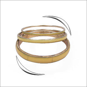 फैशन रेजिन और ब्रास बैंगल