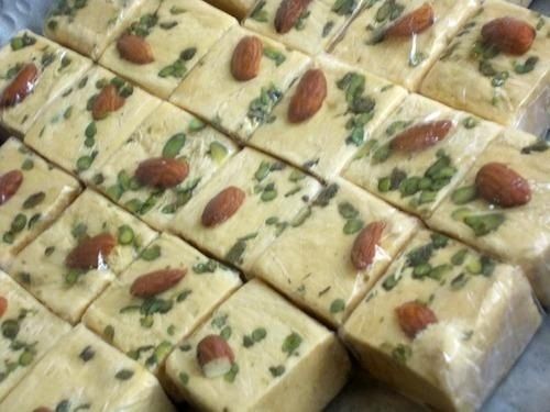 Delicious And Mouth-watering Traditional Indian Pure Badam Soan Papdi, 1kg