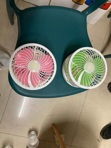 High-speed Lightweighted Plastic Rechargeable Fan With 2000mah Battery