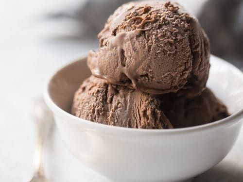 100 % Natural Chocolate Flavor Ice-cream Cup Delicious And Mouth Melting