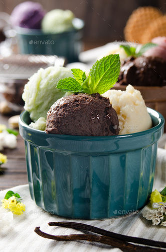  स्वादिष्ट और ताज़ा वेनिला पिस्ता और चॉकलेट फ्लेवर स्वादिष्ट मिक्स आइसक्रीम पाउडर