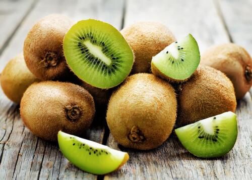 Green 100% Fresh And Healthy Kiwi Fruit