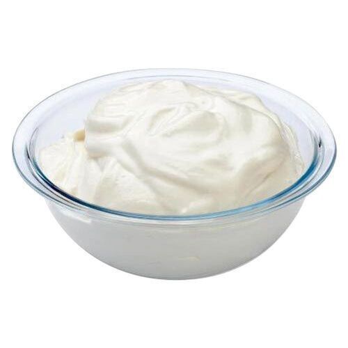 Hygienically Packed Soft Creamy Texture And Natural Fresh Curd, Pack Of 1 Kg