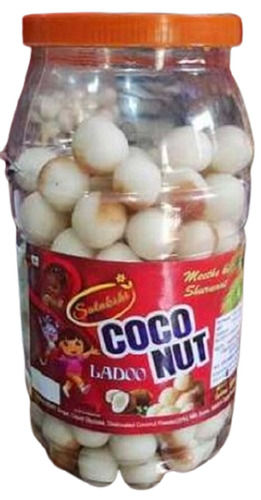 900 Gram, Round Sweet And Delicious Taste Coconut Laddu Candy For Children