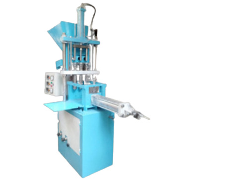 Mild Steel Vertical Automatic Plastic Injection Moulding Machine - 40 Ton/Day Capacity, 600 kg Mold Weight, Human Machine Interface Control | High Performance, Smooth Running, Two-Stage Temperature Control