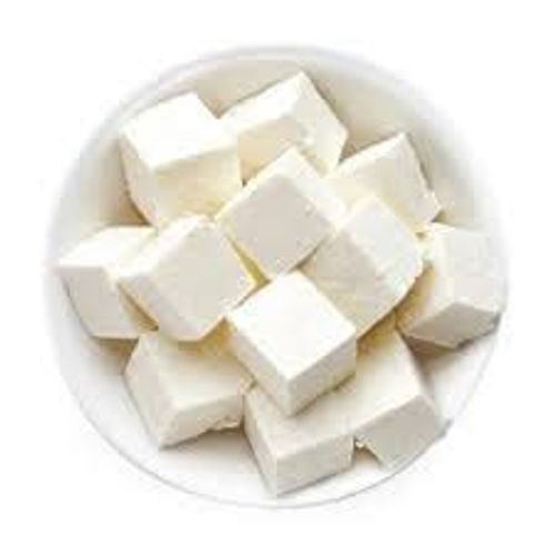  Soft And Spongy Textured Half Sterilized Original Flavored Fresh Paneer, Pack Of 1 Kg