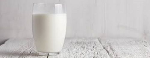 Hygienically Packed Original Flavor Suitable All Ages Raw Cow Milk Age Group: Old-Aged