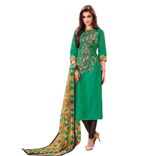 सभी आरामदायक त्वचा के अनुकूल और सांस लेने योग्य सुंदर प्रिंटेड लेडीज़ सूट