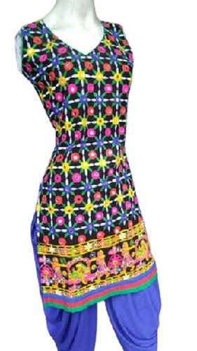 Ladies Sleevesless Designer Cotton Kurti