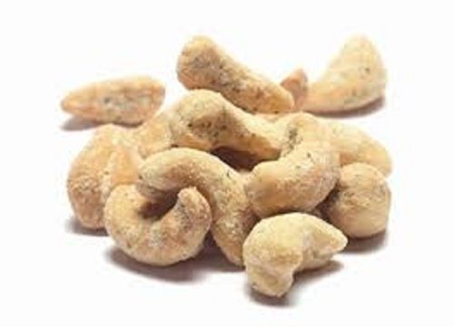 Raw White Salted Half Moon Shape A Grade Cashews Nut