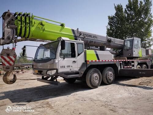 White Zoomlion Qy55V 55 Ton Truck Hydraulic Crane