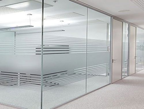 Flat 12 Mm Thick Glossy Finish Transparent Commercial Partition Glass 