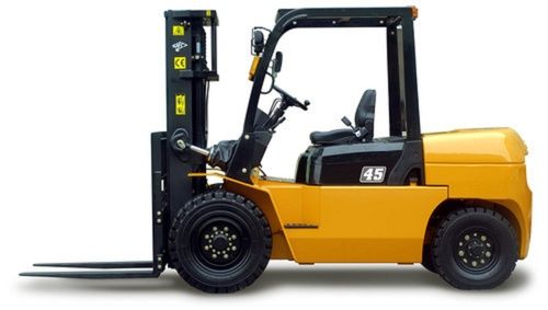 Yellow 2-3 Tone Lifting Capacity High Efficiency New Condition Diesel Forklift