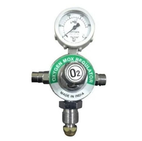 1.5 Kilograms Polished Finish Stainless Steel Single Stage Oxygen Regulator Application: Industrial