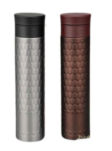 Vacuumized Tea/ Fruit Infuser Ss Sipper Bottle In Honeycomb Design (550Ml) Capacity: 550 Milliliter (Ml)