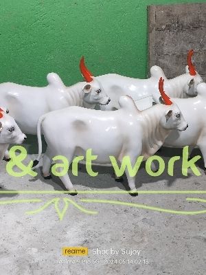 Resin Bull Statues - Color: White