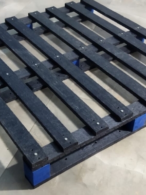 Square Plastic Pallet