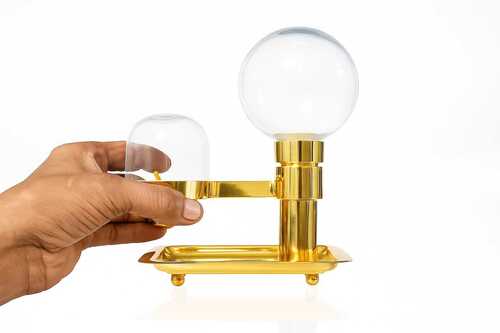 Brass Akhand Diya With Borosilicate Glass Cover A 500Ml Oil Capacity - Color: Golden
