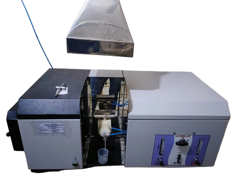 Atomic Absorption Spectrophotometer - Accuracy: 100  %
