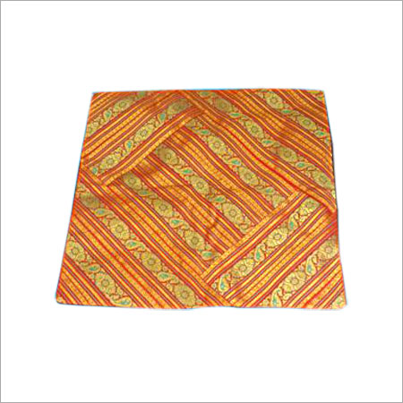 25 हार्ट शेप रेड रोज़ बंच डिलीवरी सेवा